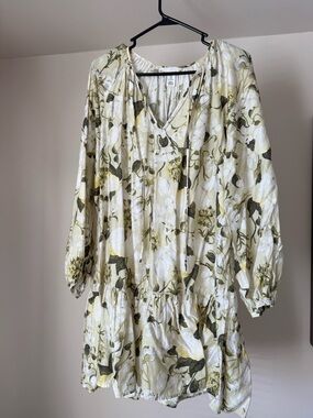 H&M Cream and Olive Floral V-Neck Tunic